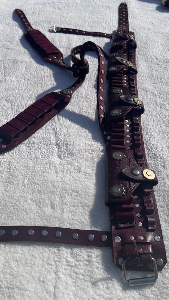 قطار فشنگ حمایل دار چرم گاومیش درجه1 مدل خورشید